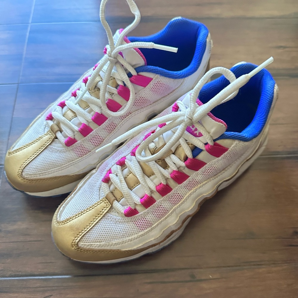 NIKE AIRMAX SHOES